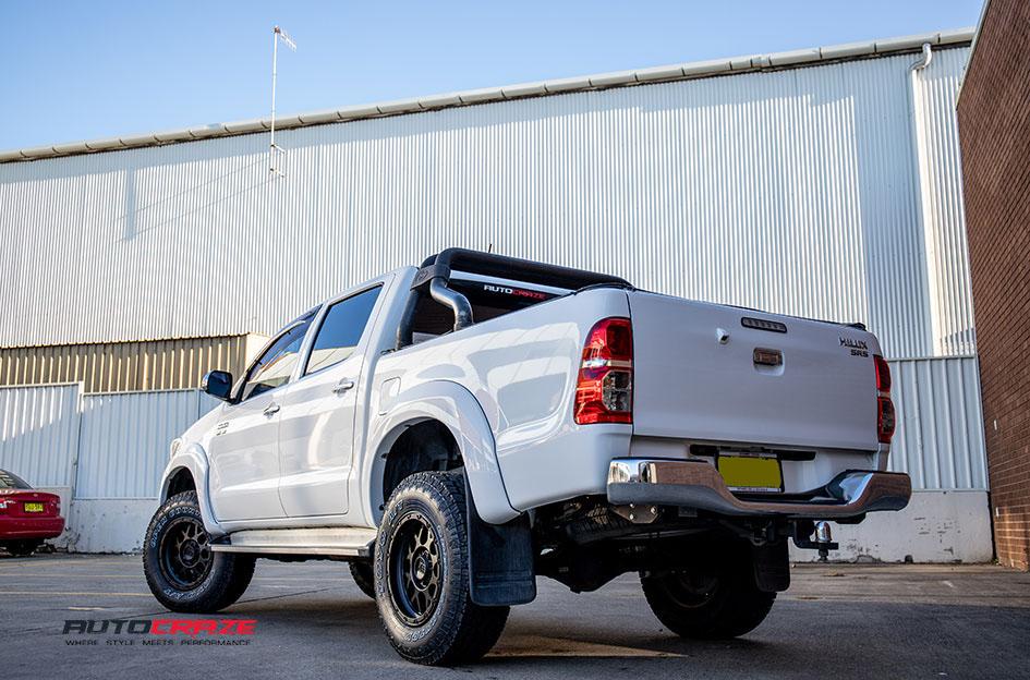 TOYOTA HILUX N70 4WD GRENADE OR MATTE BLACK